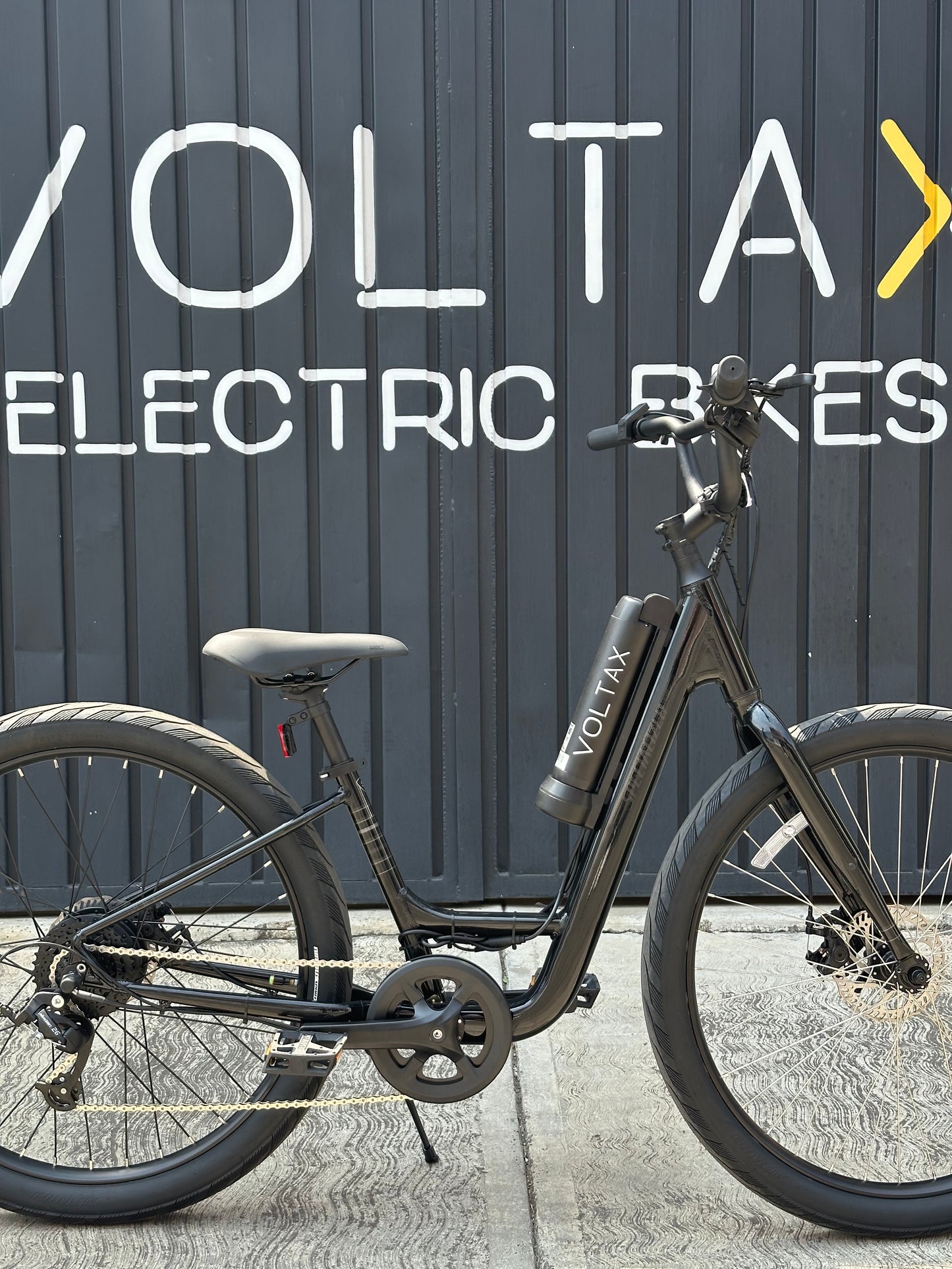 Bicicleta Eléctrica con Accesorios VOLTAX COMFORT SPORT
